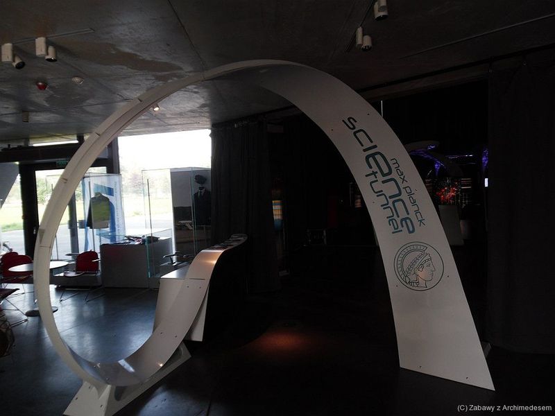 Wystawa Max Planck Science Tunnel w Muzeum Lotnictwa Polskiego w Krakowie