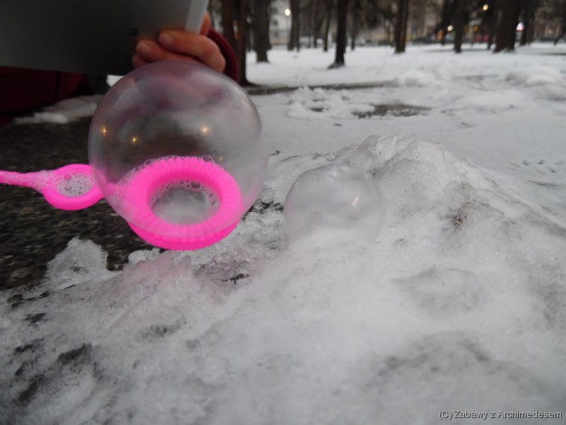 kreatywne zabawy ze śniegiem